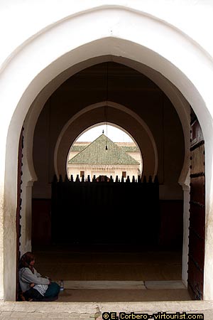 38/47.- Marrakech, a mosque