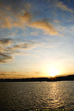34/37.- Belem, he Amazon River
