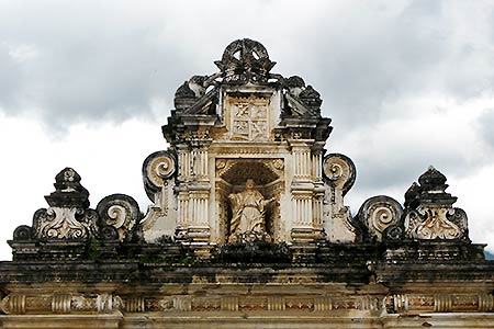 36/37.-Antigua Guatemala, Parque Central