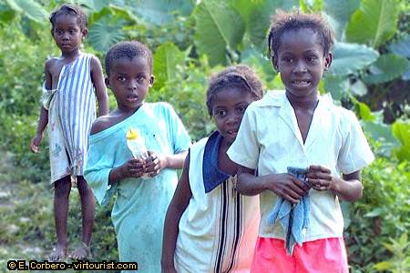 44/50.- bamboo, children