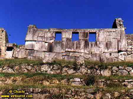 10.- A typical building in Machu Picchu