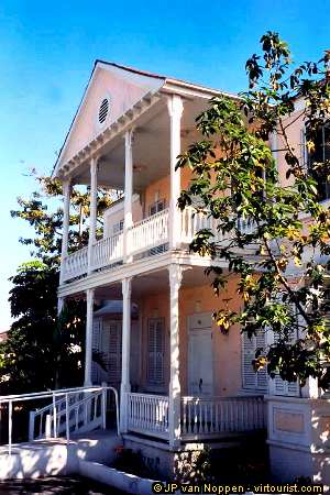 Nassau, Downtown Architecture