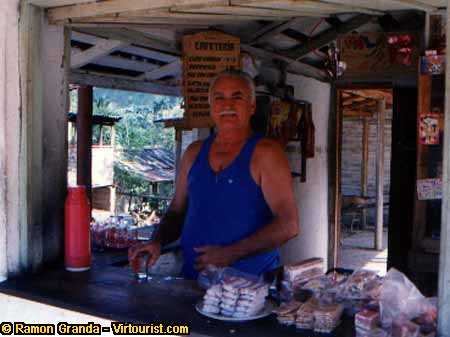 Pinar del Rio, Yoyo in his kiosk
