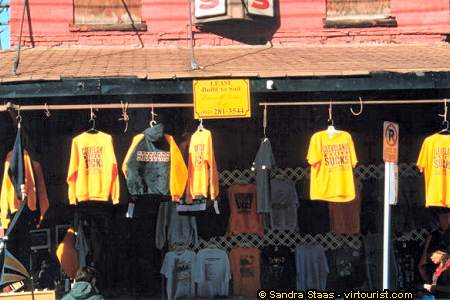 Pittsburgh, Tee-shirt and jacket, Strip District