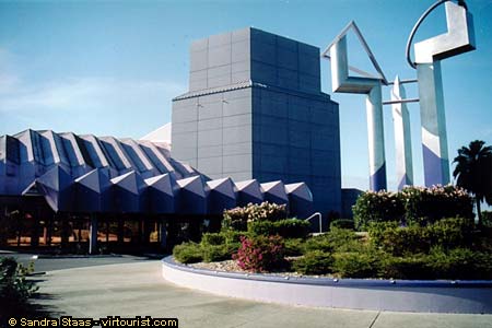 34/48.- Southwest Florida, Sarasota, Van Wezel Performing Arts Hall