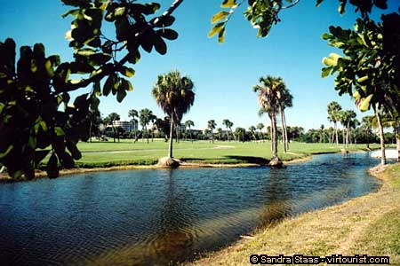 44/48.- Southwest Florida, Longboat Key, Golf Course