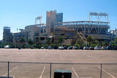 34/39.- San Diego, Tailgate Park