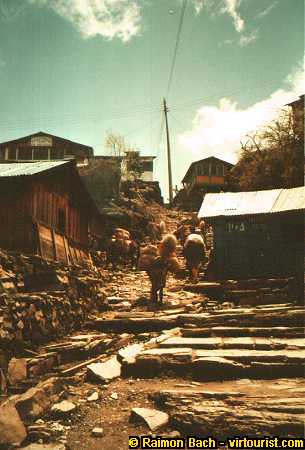 39.- Annapurna Circuit, Kalopani to Tatopani