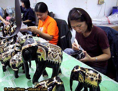 Chiang Mai, Painting model elephants