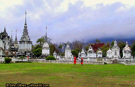 Chiang Mai, The many chedis of Wat Suan Dok