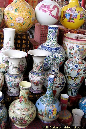 33/46.- Beijing, Antique Market