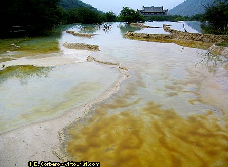 33/38.- Huanglong,  Five Color Ponds and temple