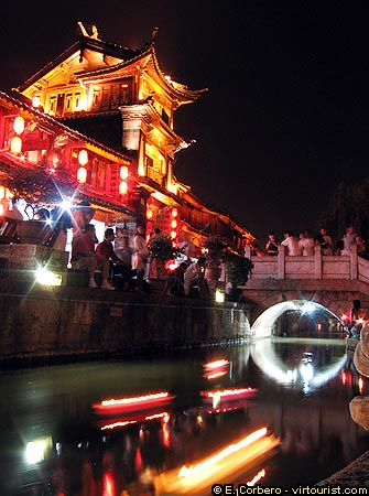 Lijiang, old town, Donkey friends Public House 