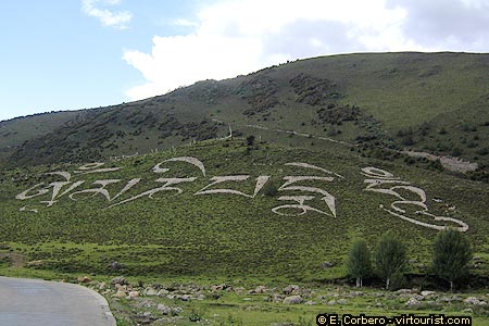 Tibetan Sichuan, praying mantra 