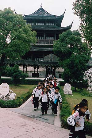 Suzhou, Schoolchildren, Hall of Attractive Scenery 