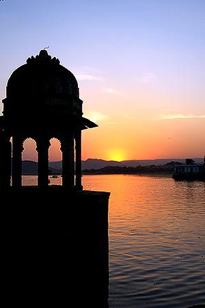 Udaipur, Lake Pichola, sun set