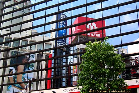 42/50.- Tokyo, Electric town