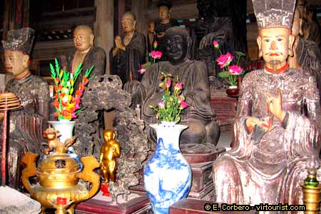 Tay Phuong pagoda, Buddhas