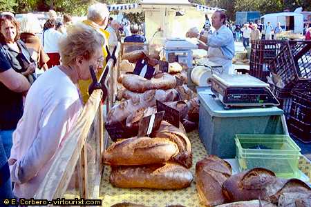 34/35.- Villeneuve Lez Avignon, open market