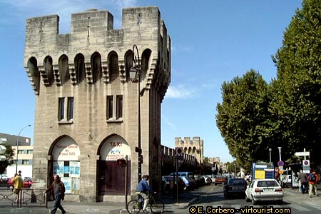 Avignon, Porte de la Republique