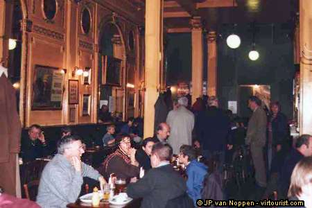 46/50.- Brussels, A Brussels Caf�