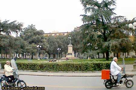 36.-Florence, Piazza della Independenza