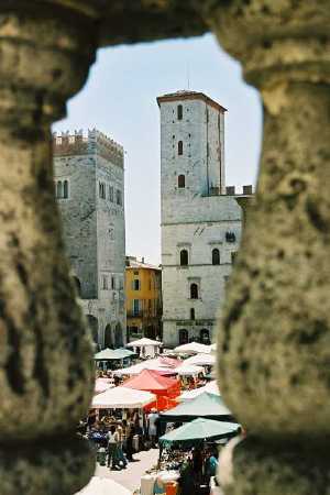 46/50.- Umbria, Todi Piazza