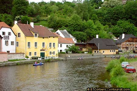 Cesky Krumlov, canoes on Vltava