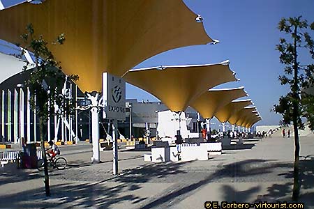 20/33.- Lisbon, Expo98: street