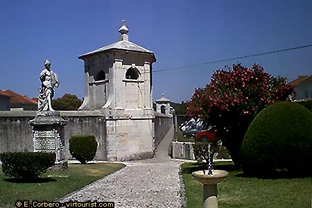 31/33.- Lisbon, "Aqueduto das Aguas Livres" I