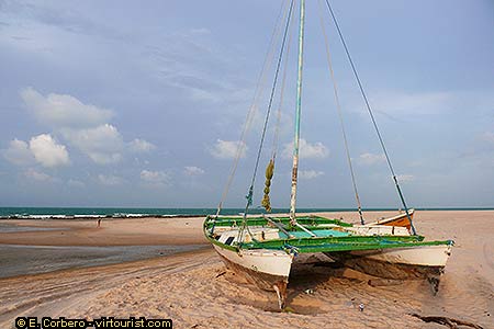 <a href='index.html'>Canoa Quebrada</a>, <a href='../../country/brazil.htm'>Brazil</a>